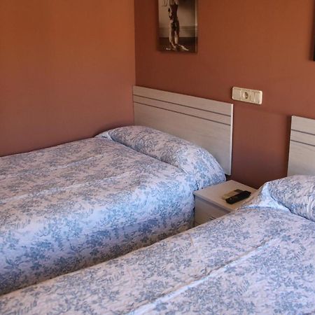 Hostal Burgales Milagro Exteriör bild