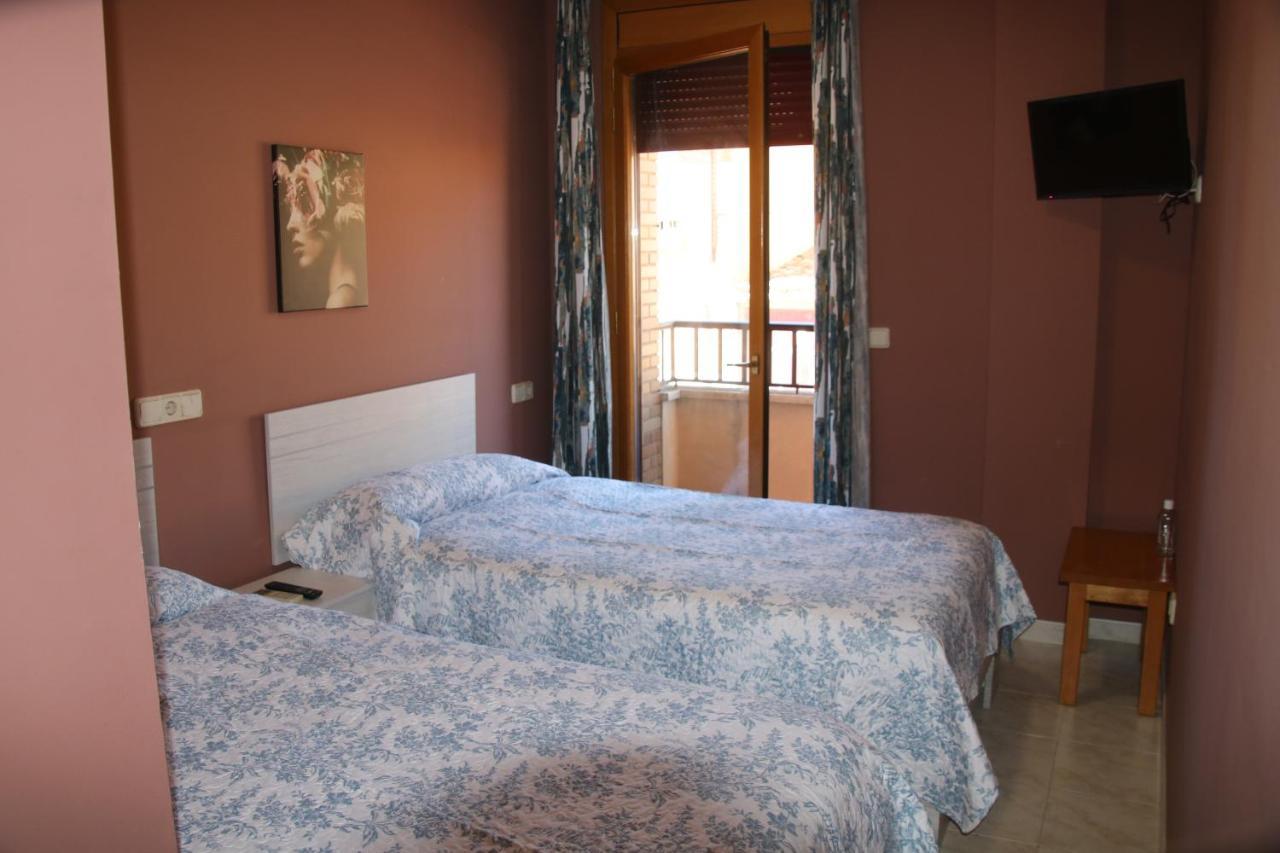 Hostal Burgales Milagro Exteriör bild