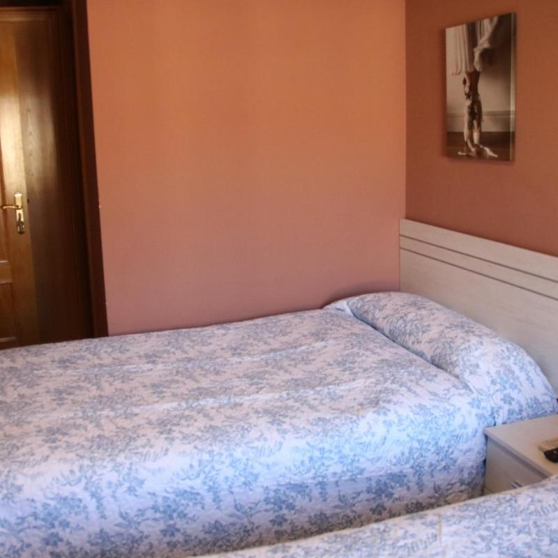 Hostal Burgales Milagro Exteriör bild