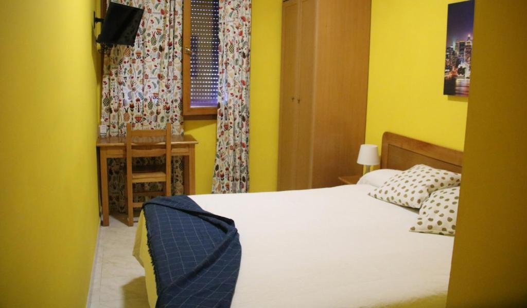 Hostal Burgales Milagro Exteriör bild