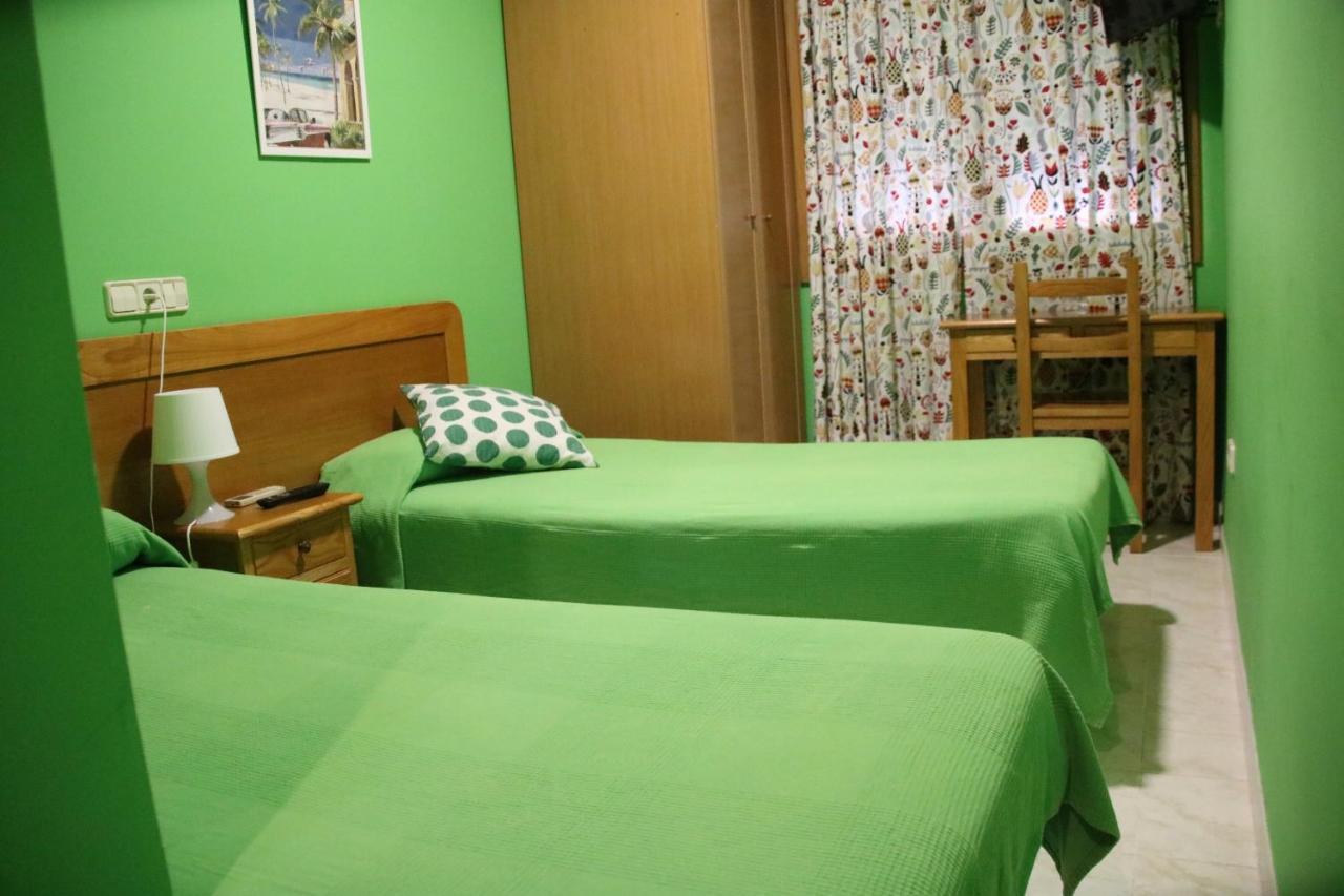 Hostal Burgales Milagro Exteriör bild